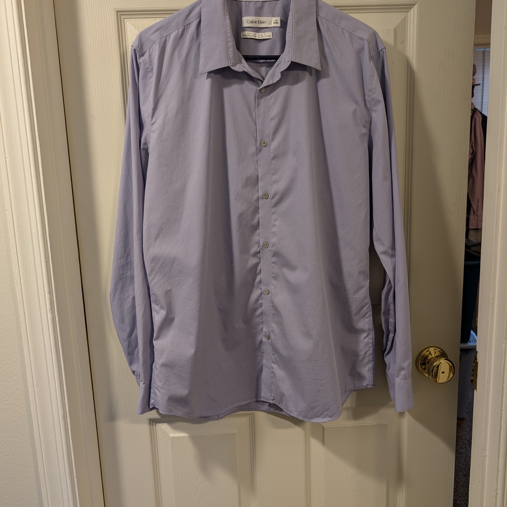 Calvin Klein Men's Body Fit Large Light Purple Button Up Shirt Neck 16 - 16.5